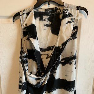 Ladies sleeveless blouse